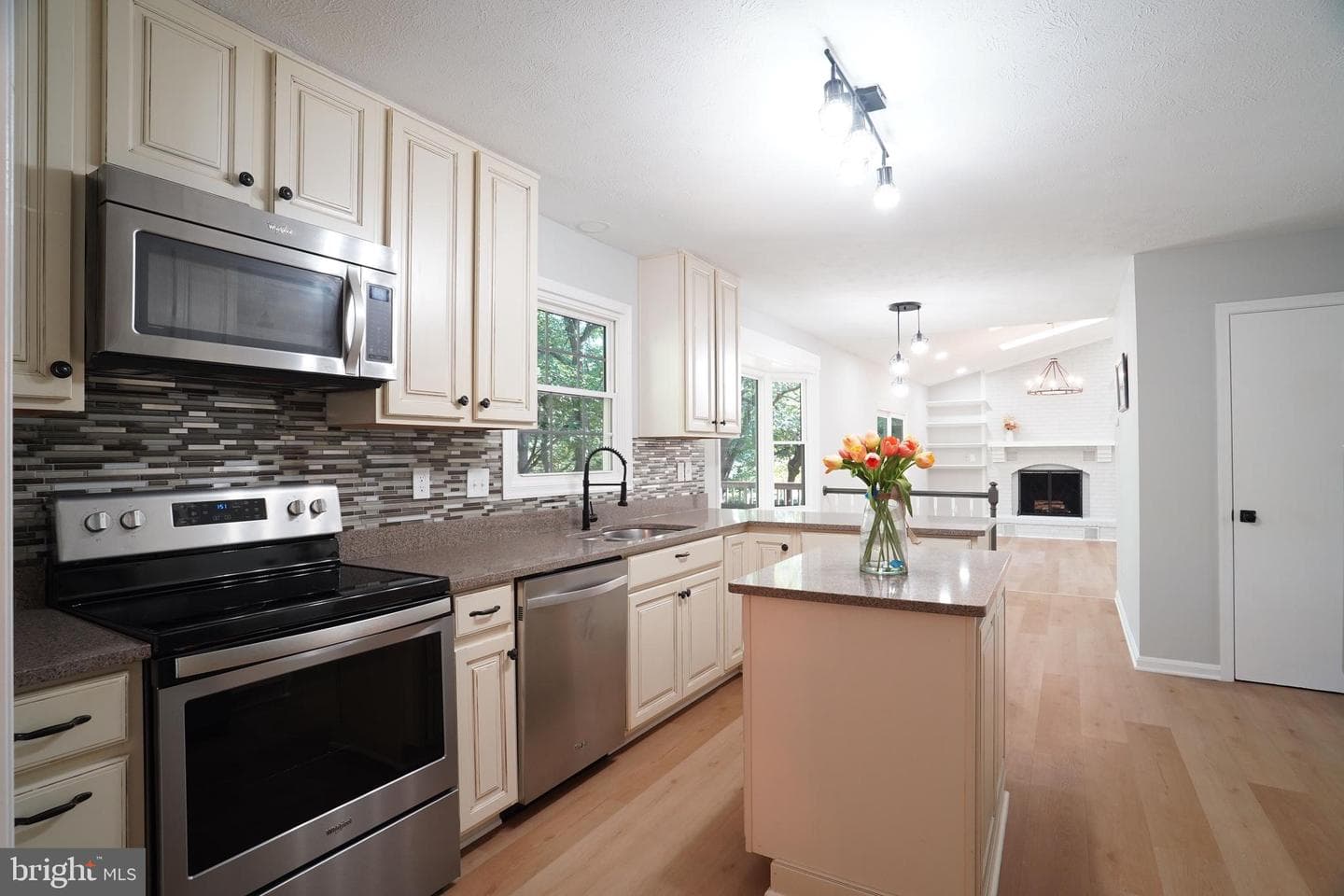 4744 Hickory Nut Place photo 3