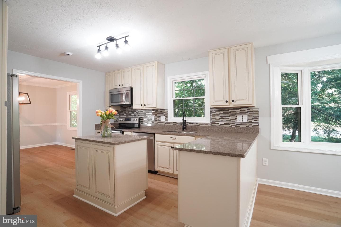 4744 Hickory Nut Place photo 5
