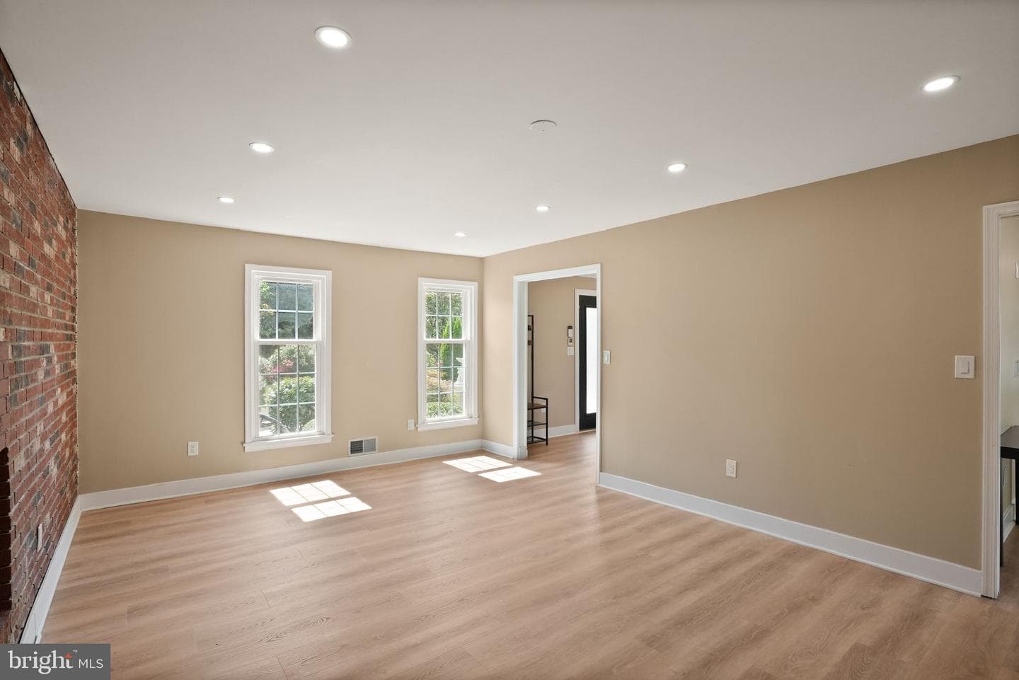 4303 Sudley Road photo 12