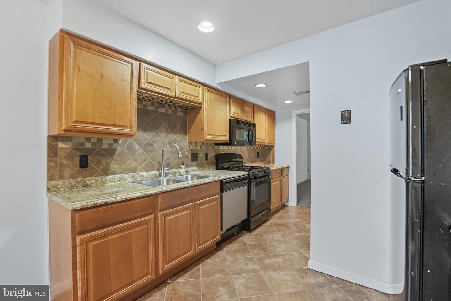 14877 Emberdale Drive photo 9