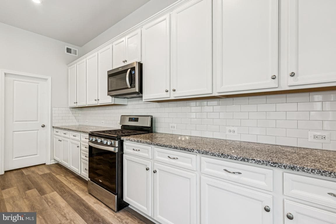 17815 Woods Overlook Drive photo 18
