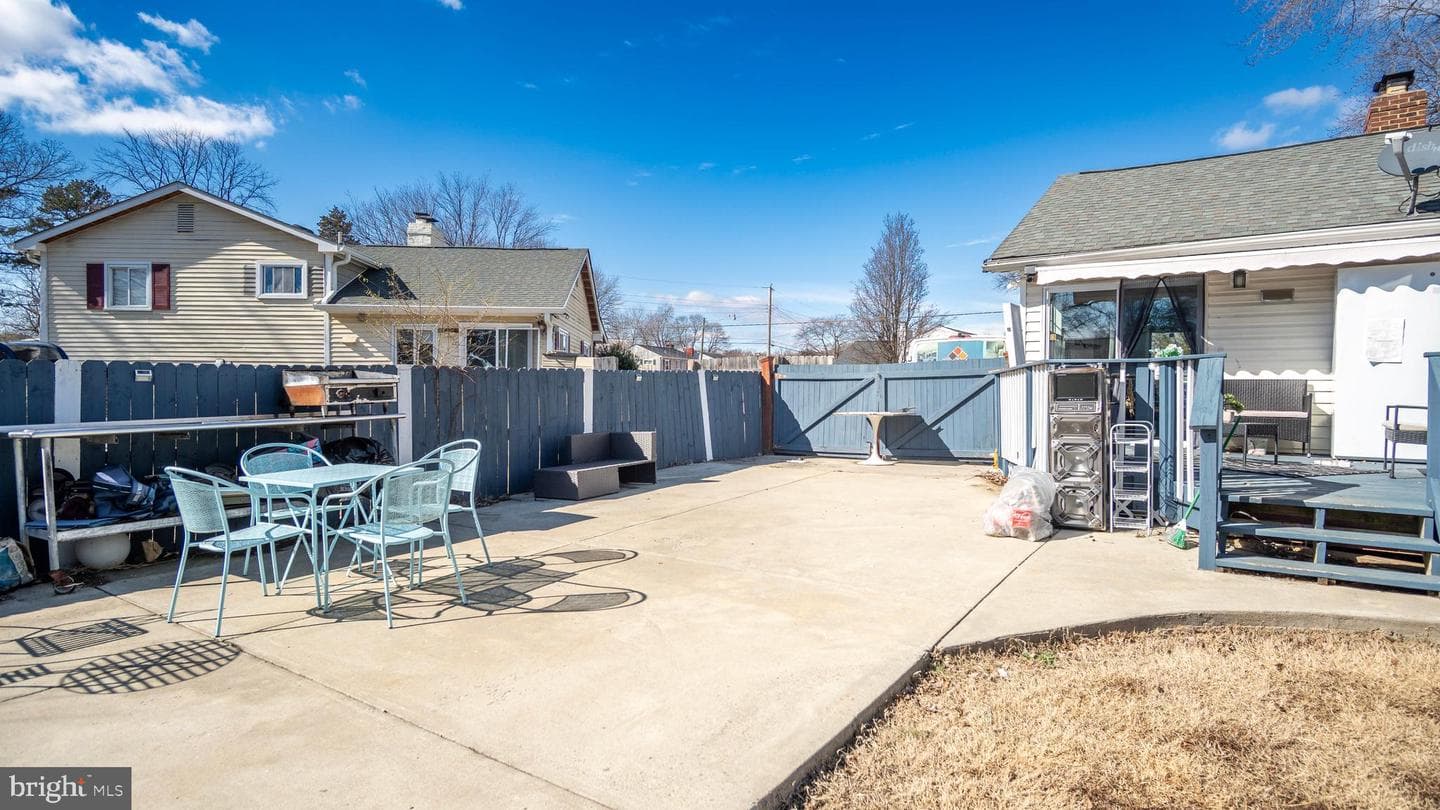 1411 Mary Street photo 39