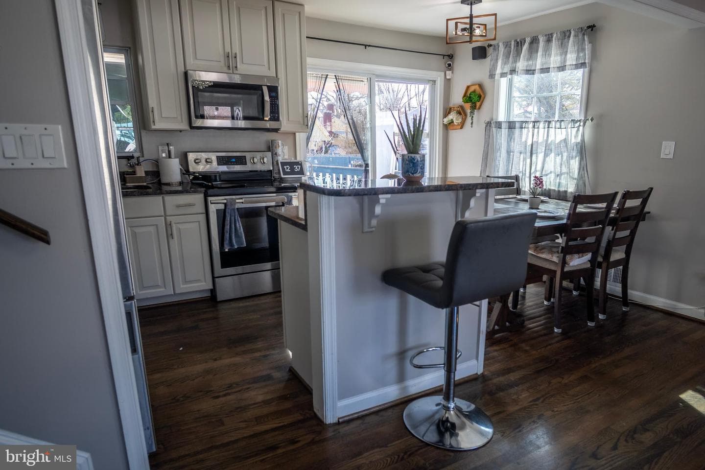 1411 Mary Street photo 9