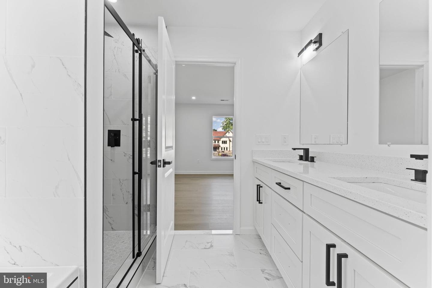 8111 Oak Street photo 44