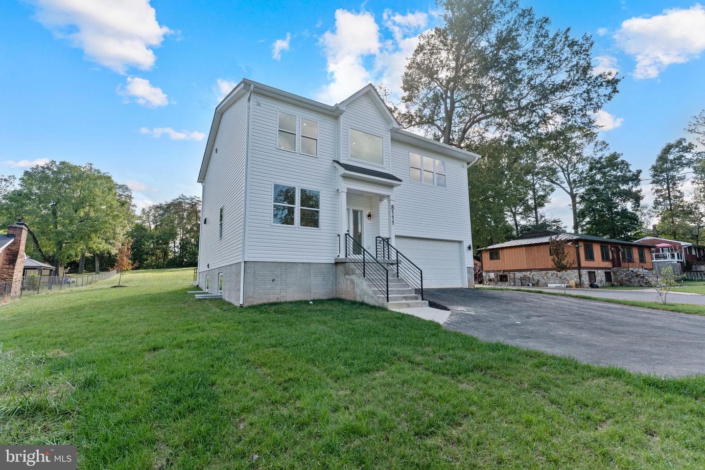 8111 Oak Street photo 5