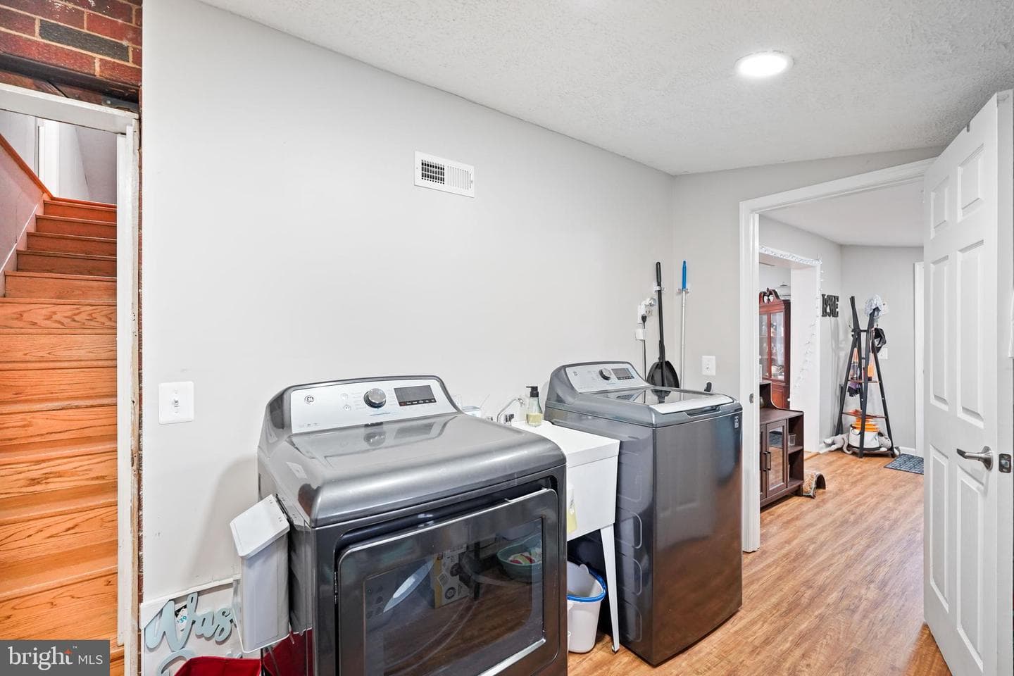 10012 Ellis Road photo 40