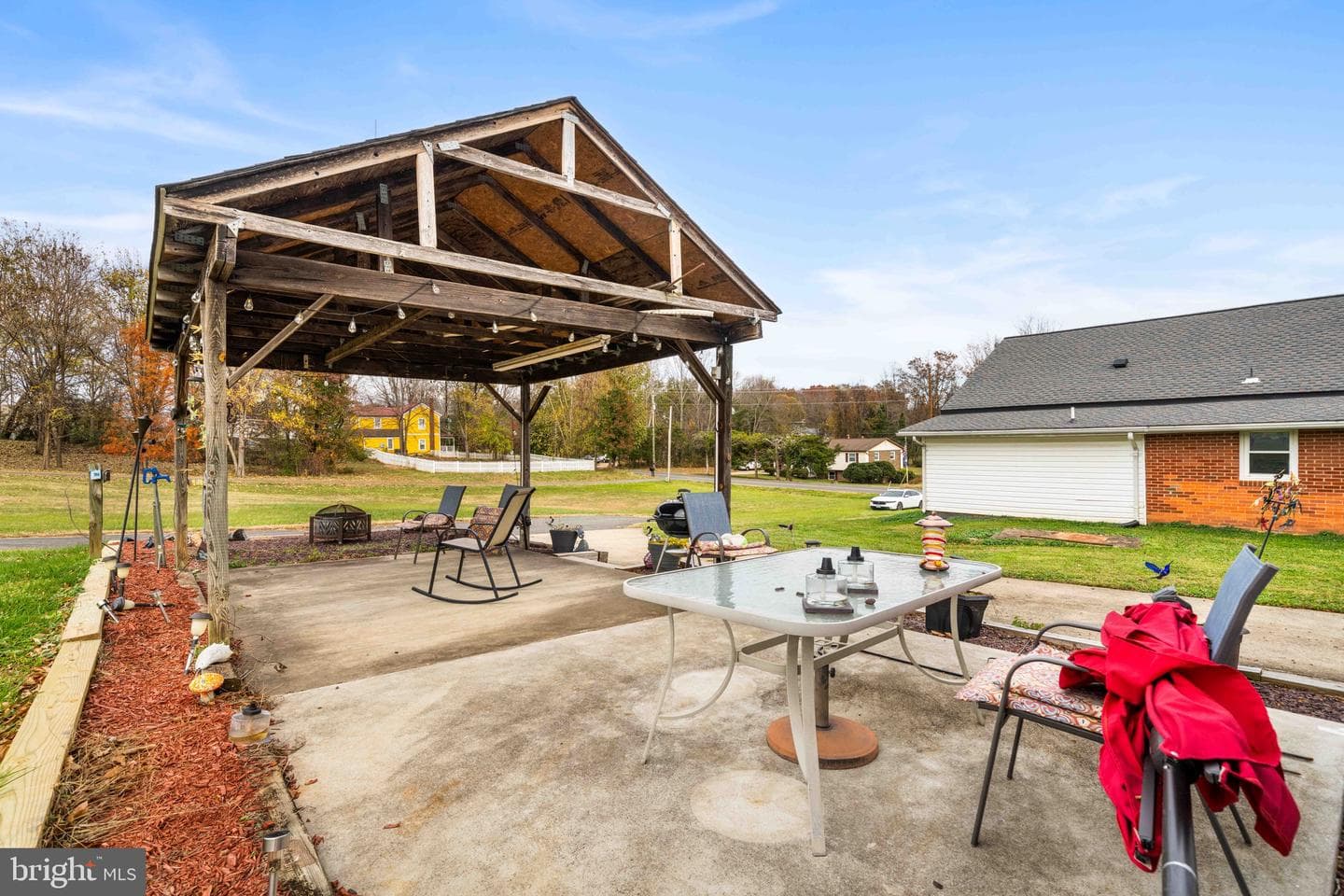 10012 Ellis Road photo 8