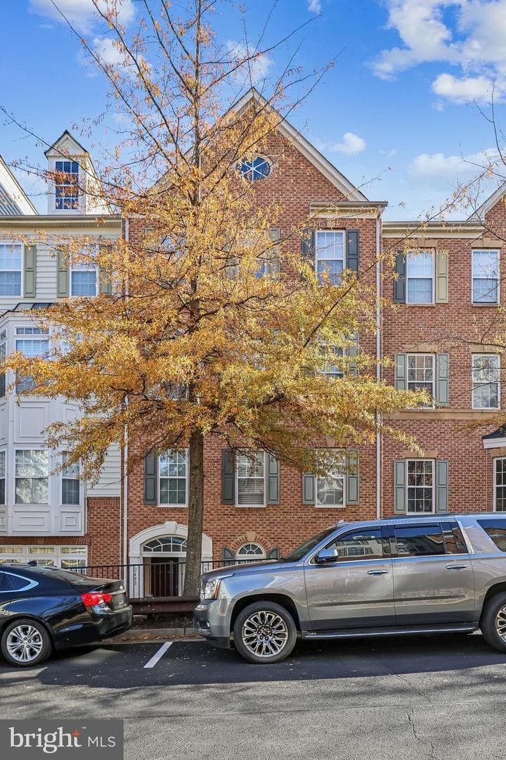 2488 Eastbourne Drive #313 photo 3