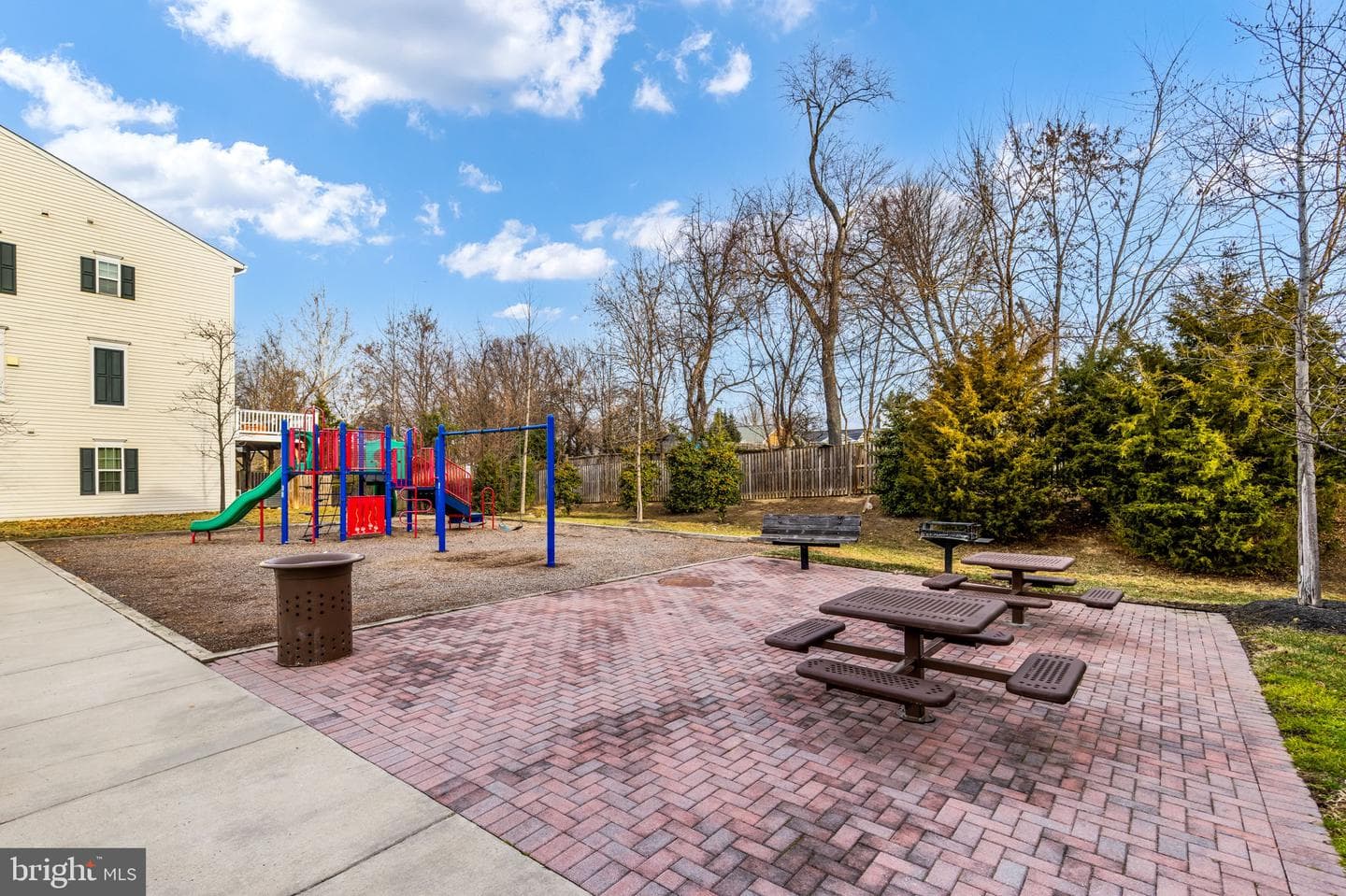 1592 Dorothy Lane photo 28