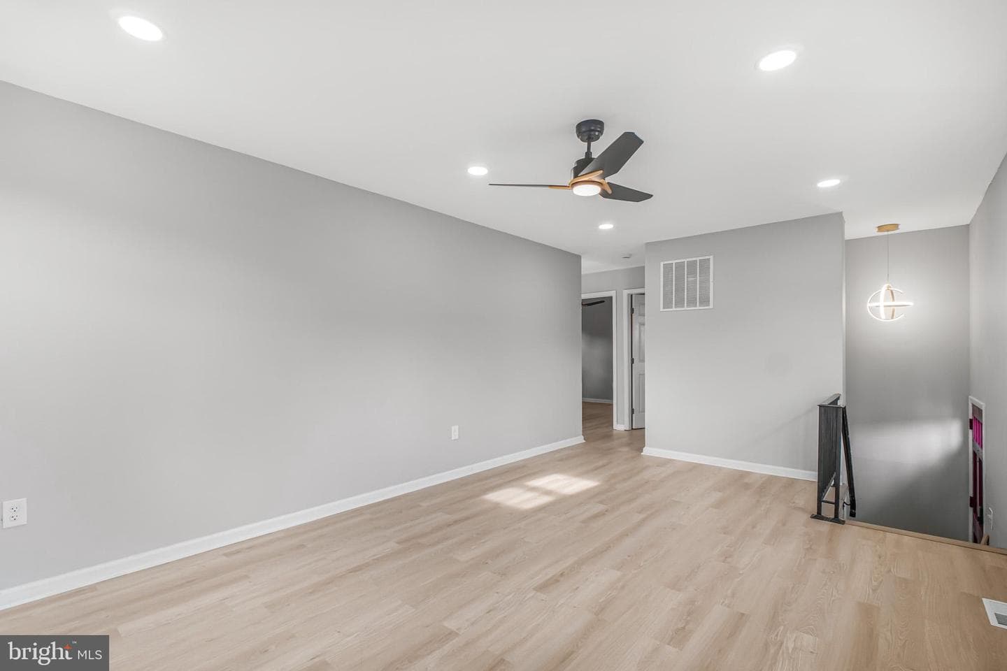 13814 Greenwood Drive photo 13