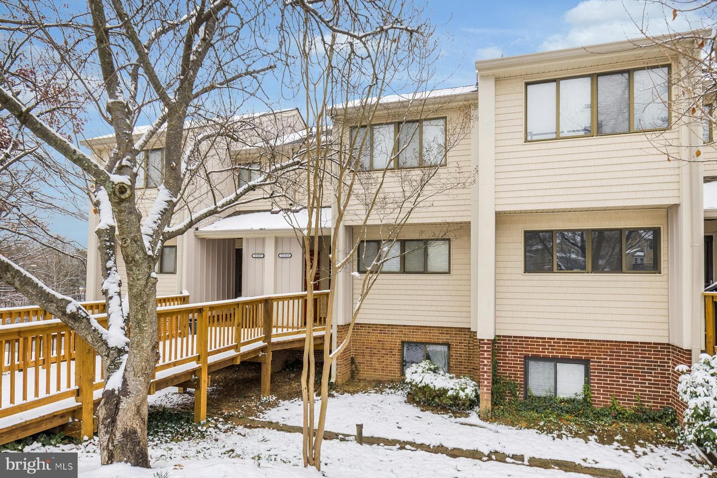 2105 Old Landing Way photo 2