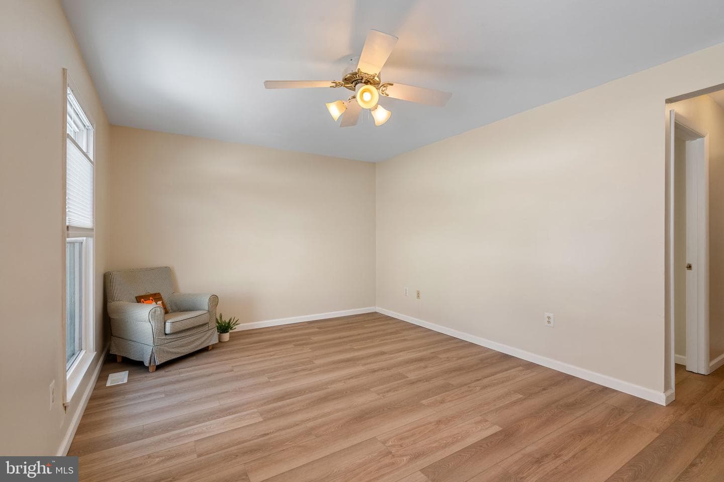 5606 Roundtree Drive photo 7