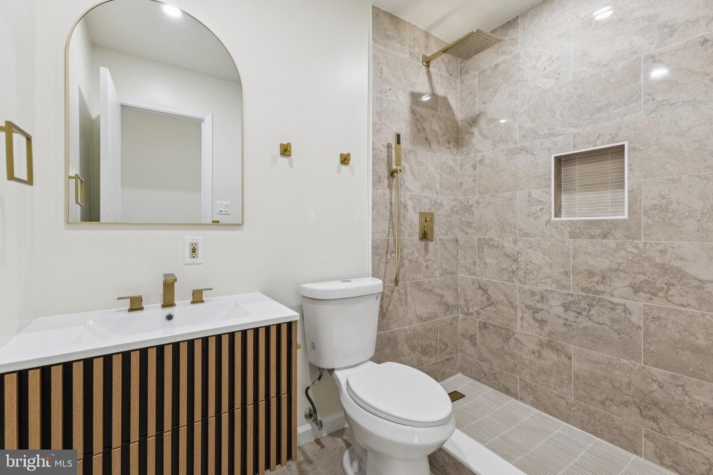 2202 Princess Anne Lane photo 11