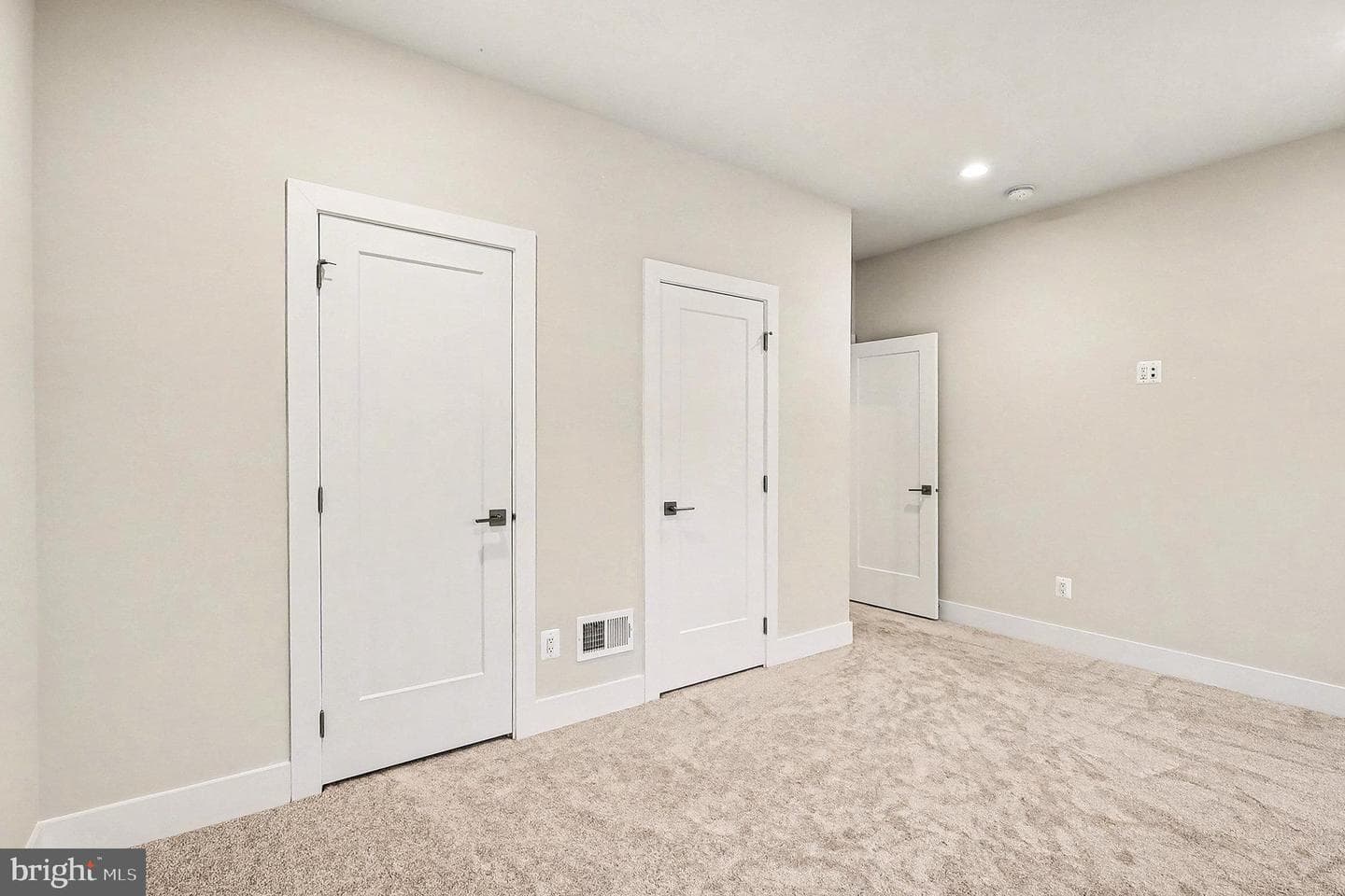 5513 Veltri Terrace photo 25