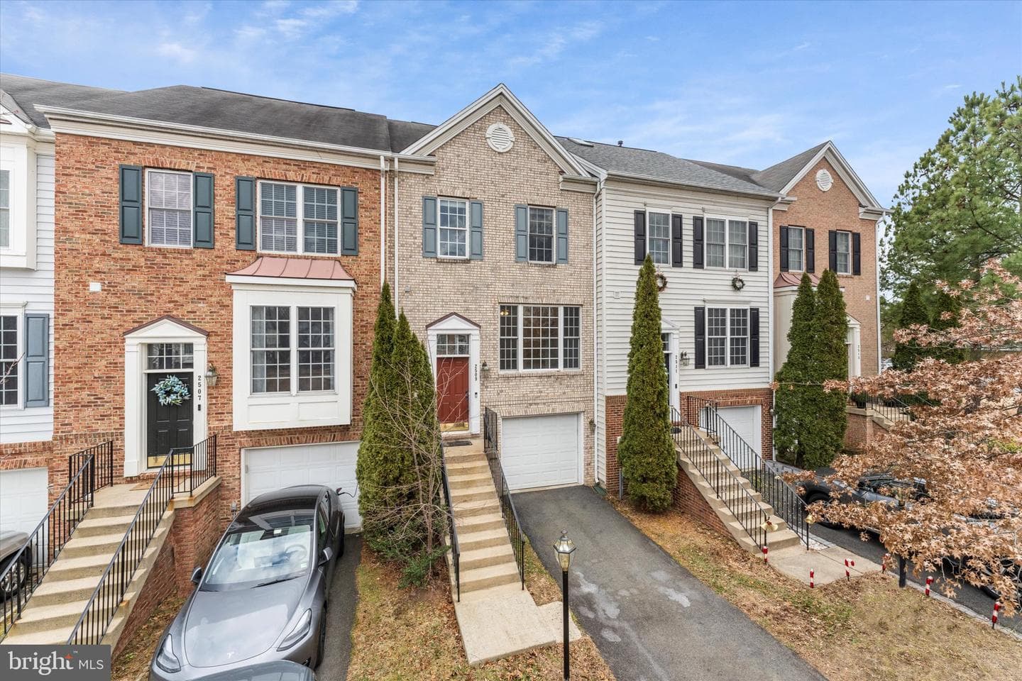 2509 Oak Tree Lane photo 3