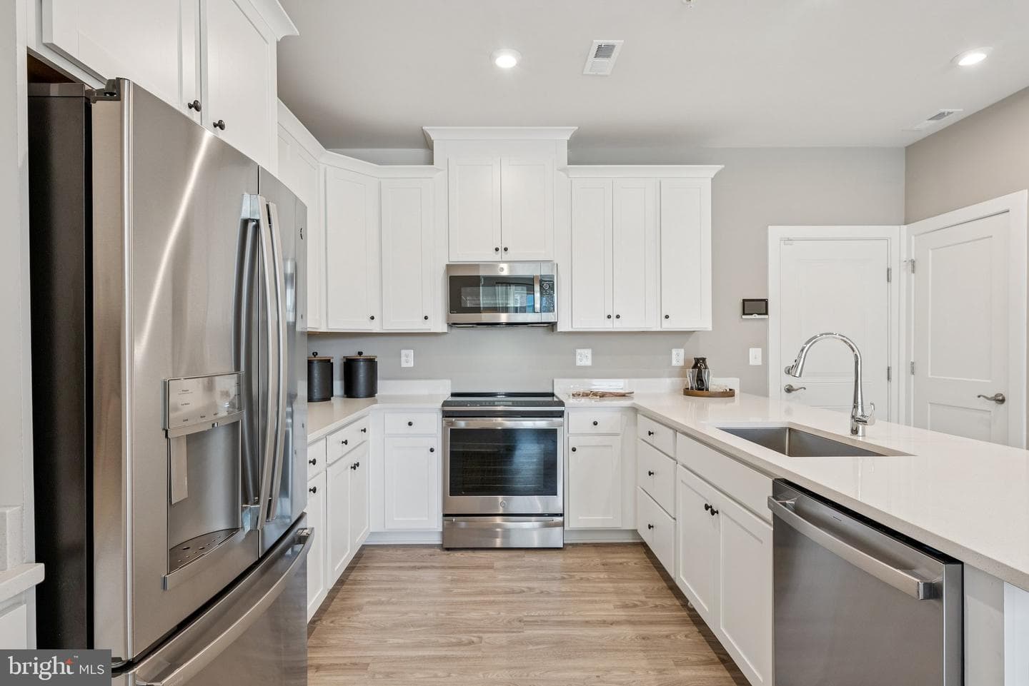 13715 Cobble Loop photo 9