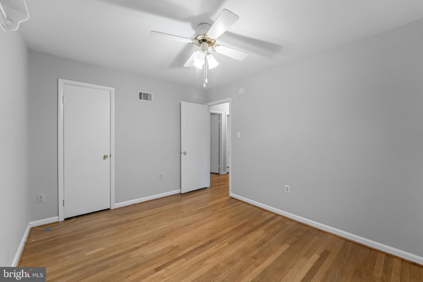 13200 Hawthorn Lane photo 36