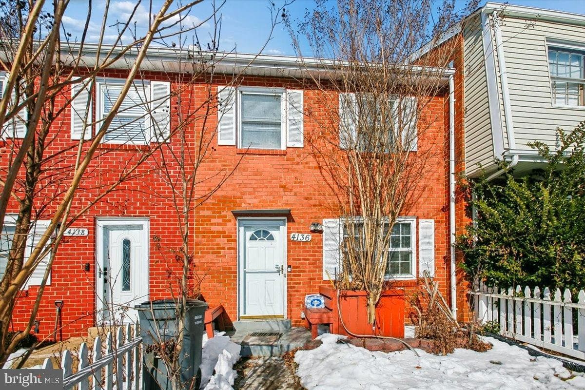 4136 Ferrara Terrace