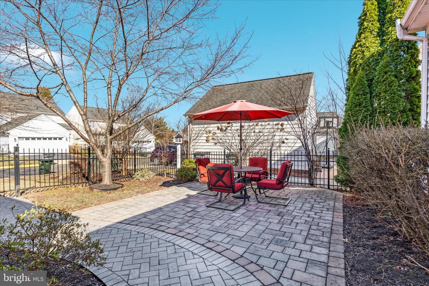18009 Densworth Mews photo 36