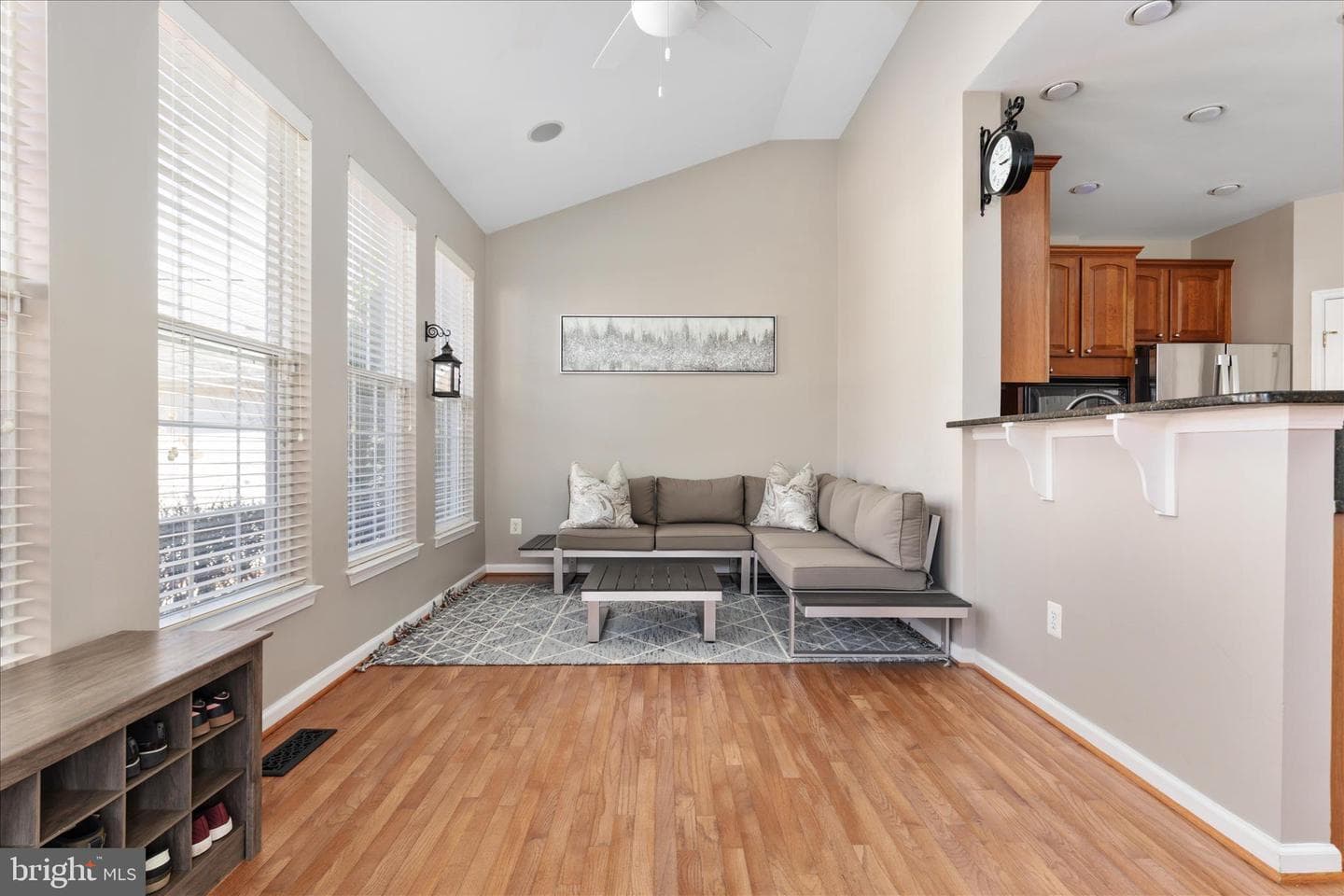 18009 Densworth Mews photo 7
