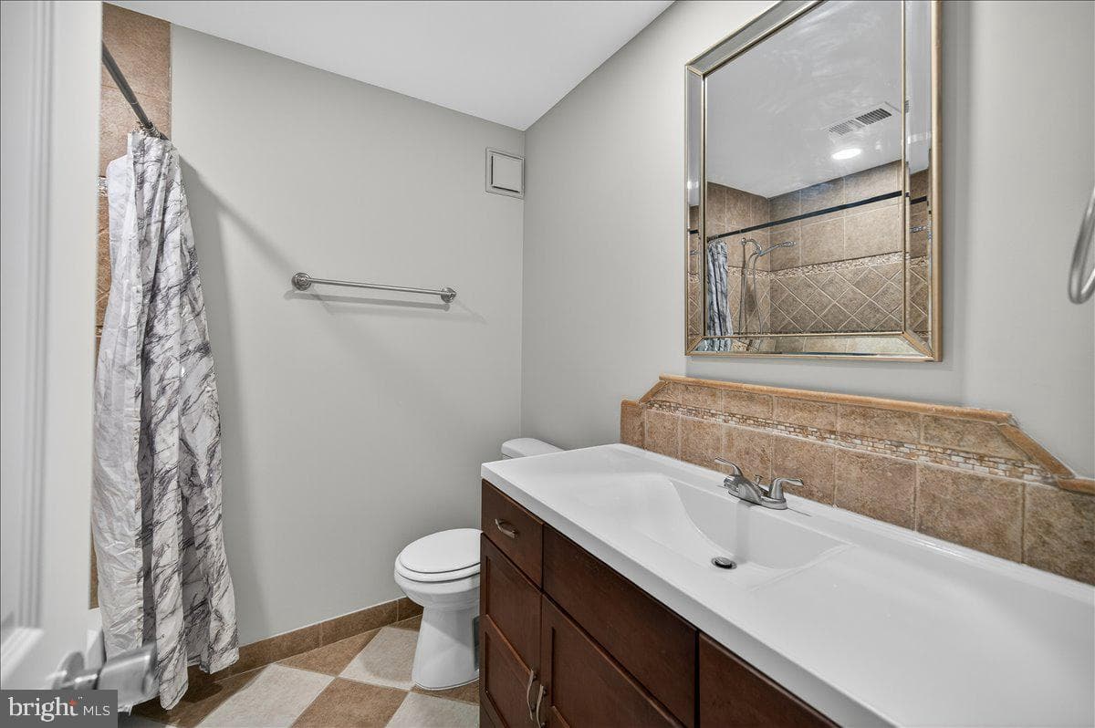 16294 Taconic Circle photo 17