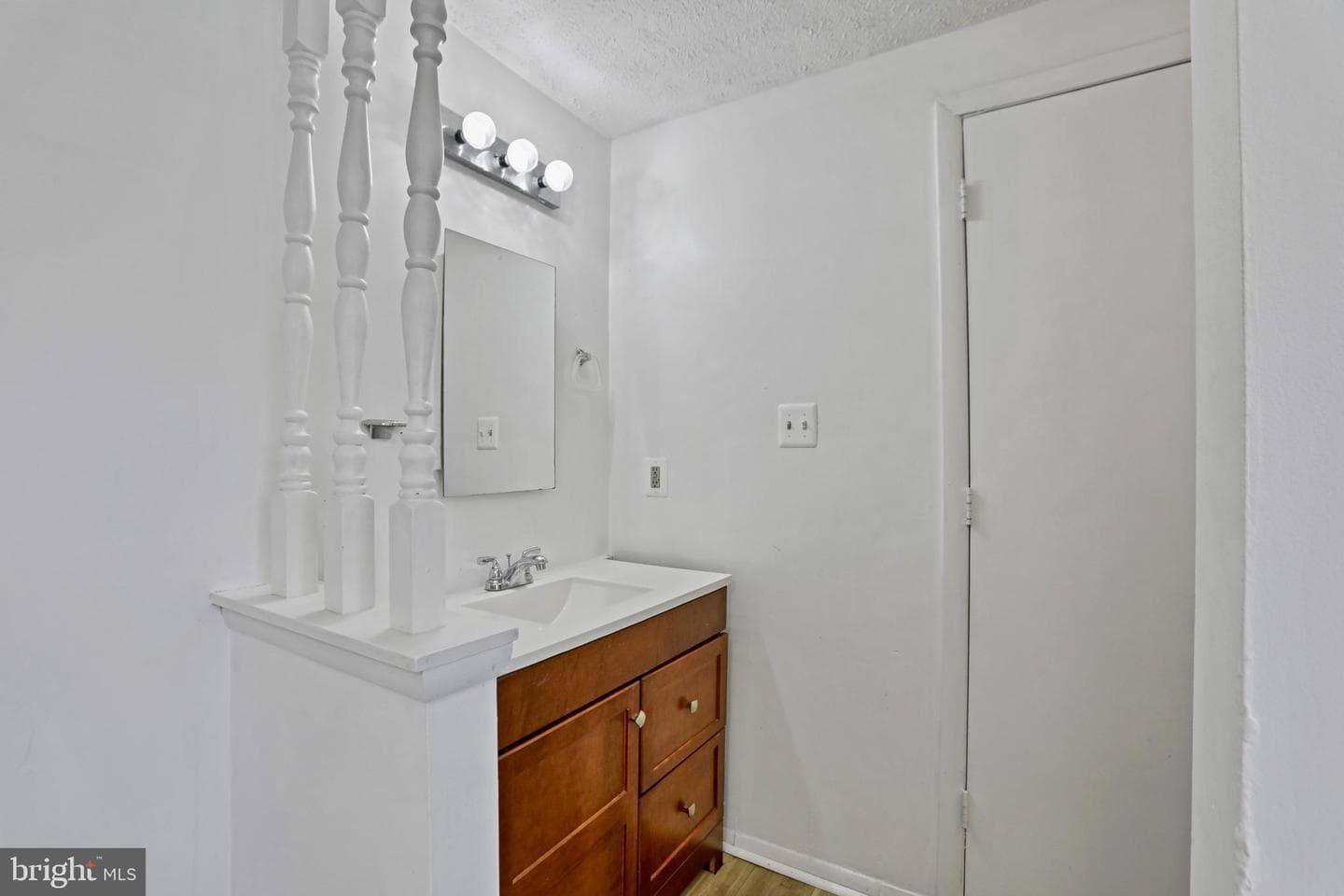 3454 Vale Court photo 9