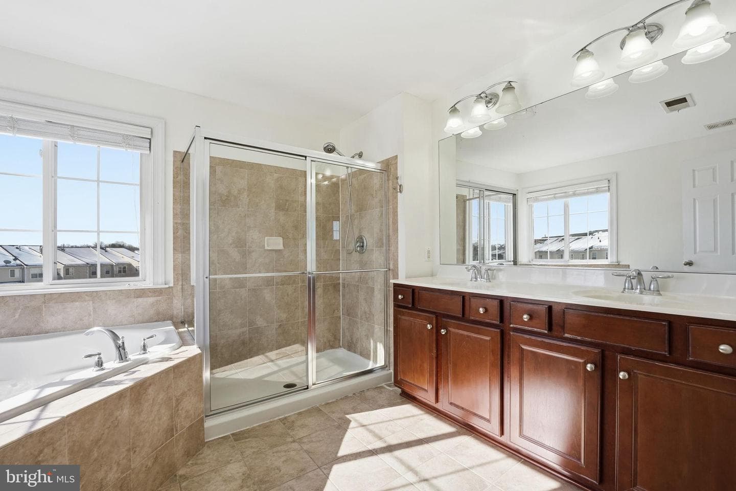 6086 Popes Creek photo 18