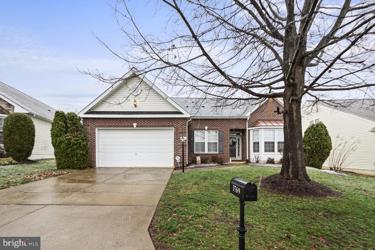 3769 Russett Maple Court photo 2