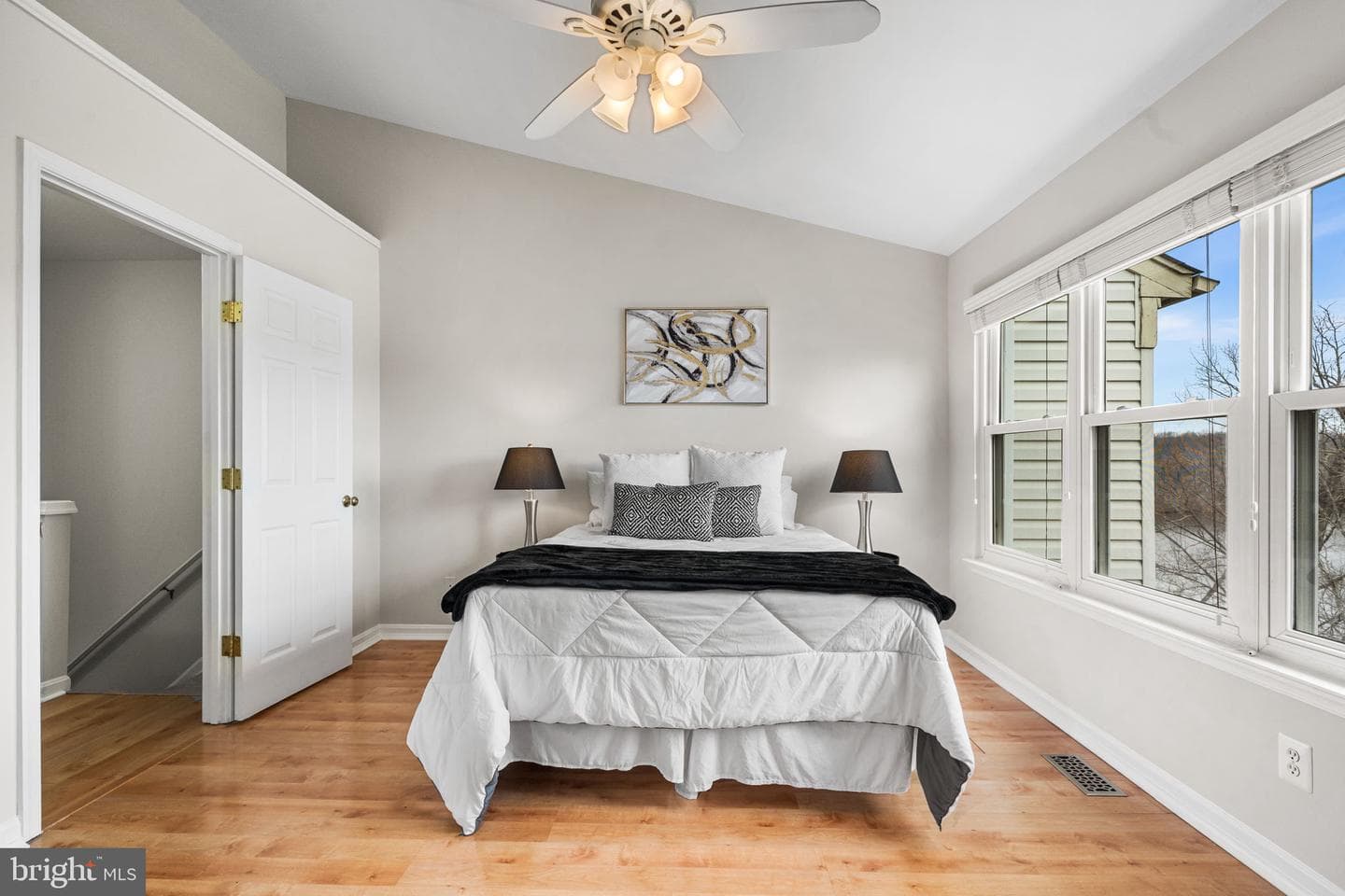 11525 Bertram Street photo 33