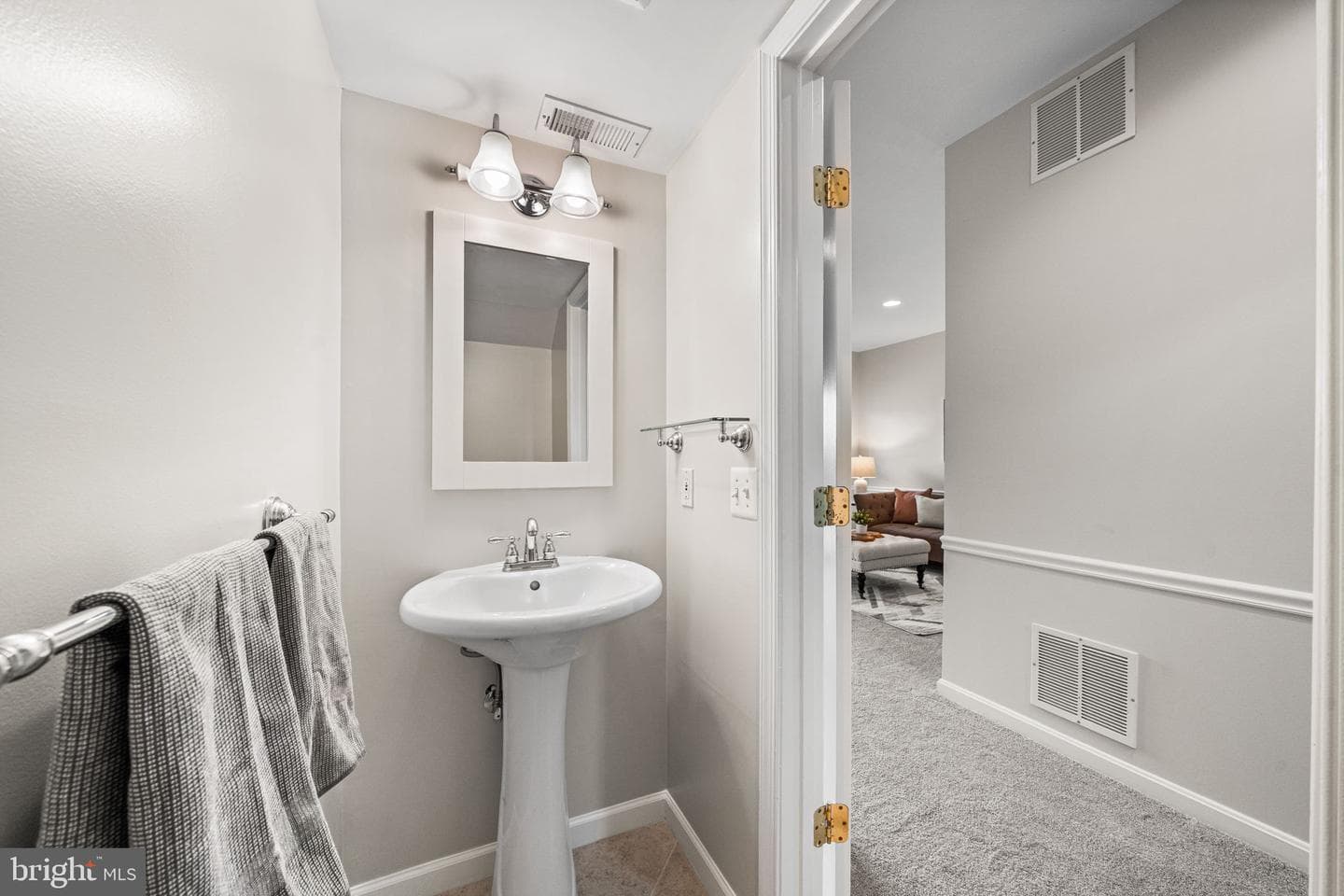 11525 Bertram Street photo 7