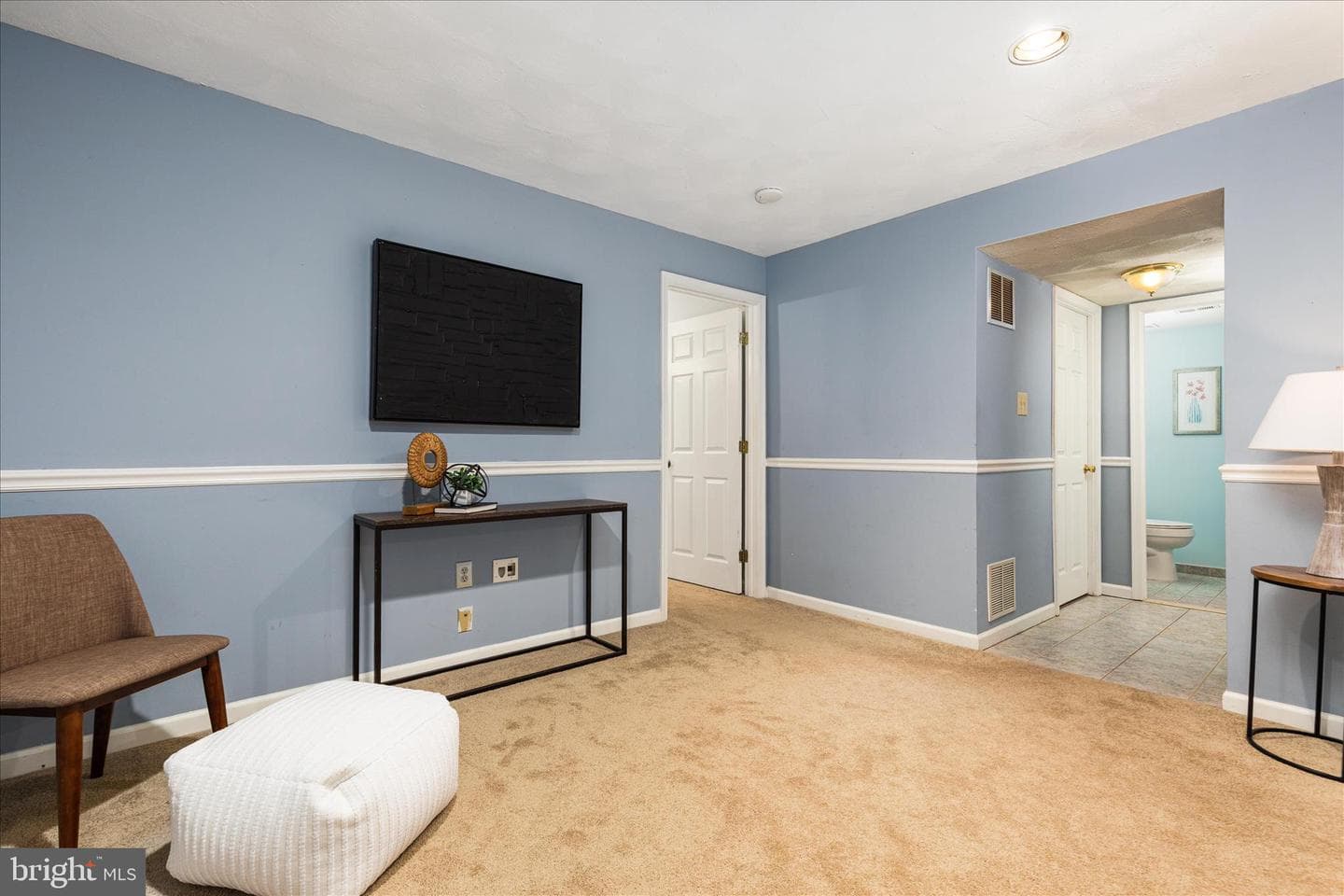 7398 Roxbury Avenue photo 28