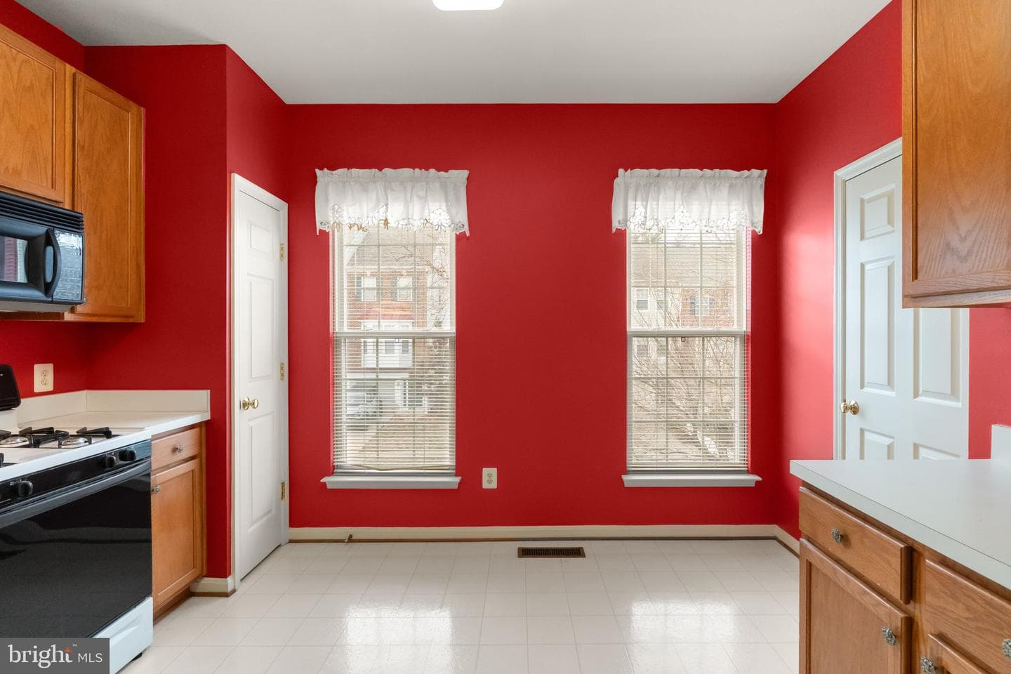 12511 Heykens Lane photo 9