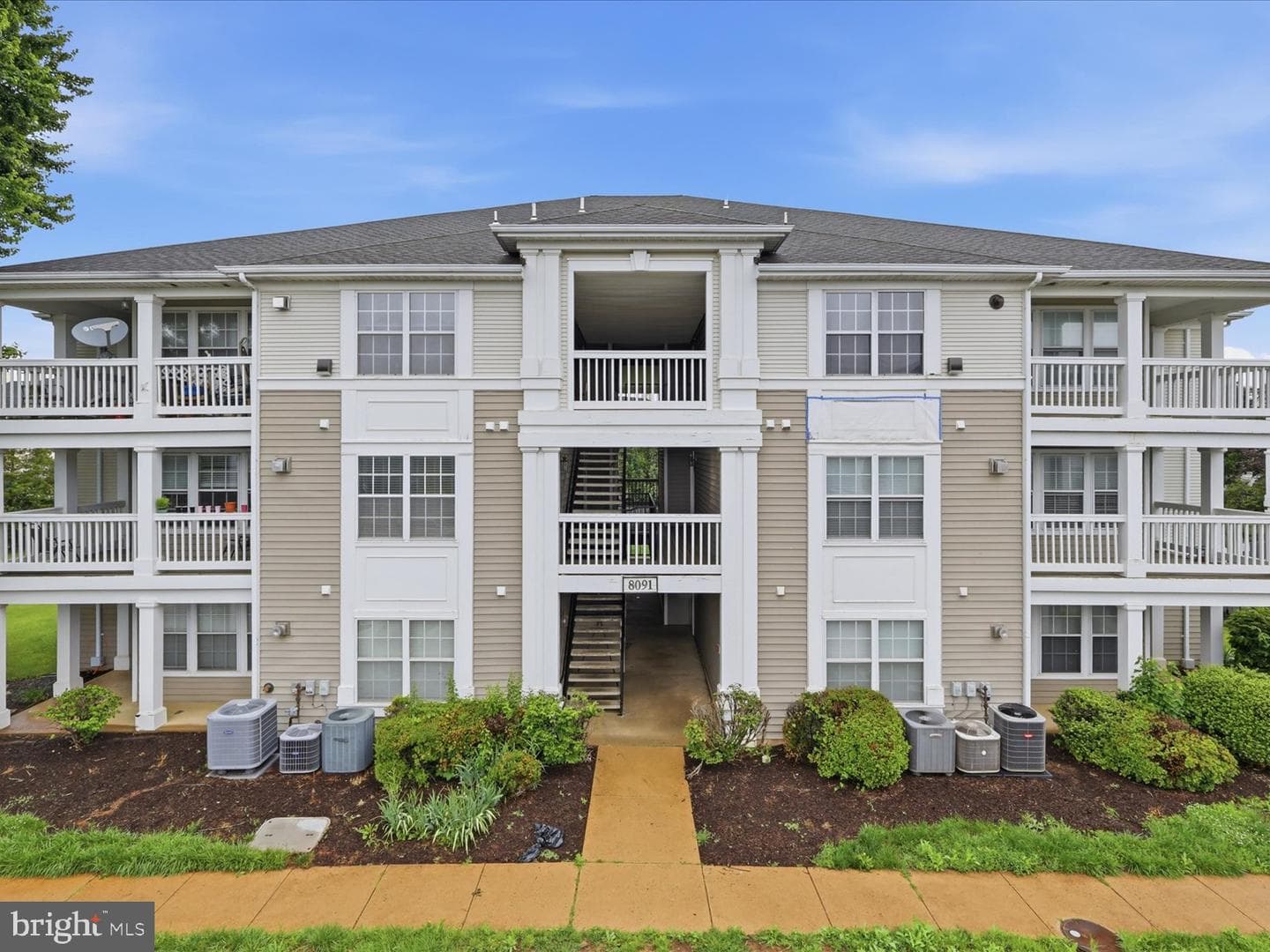 8091 Lacy Drive #203