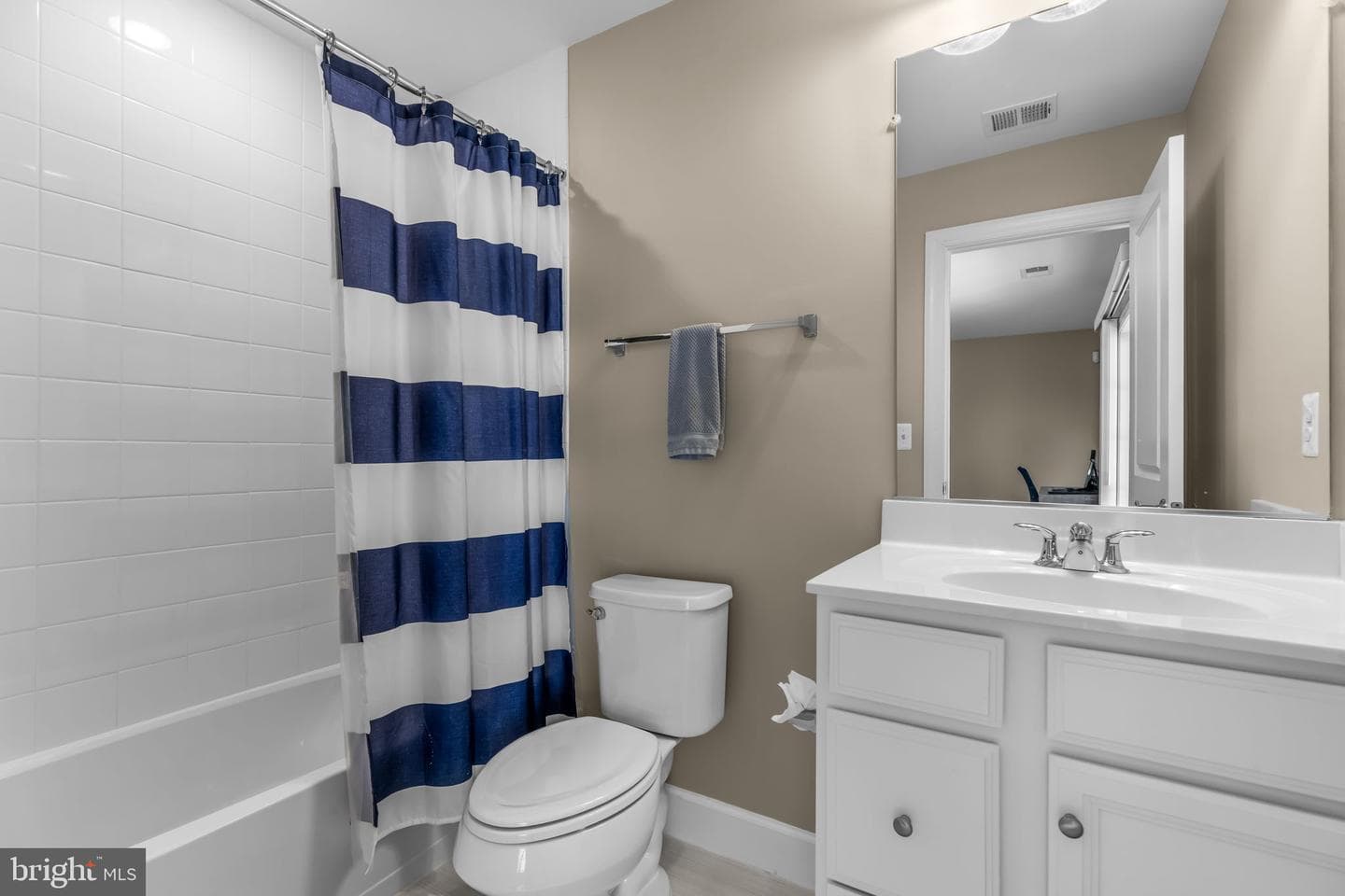 8762 Elsing Green Drive photo 32