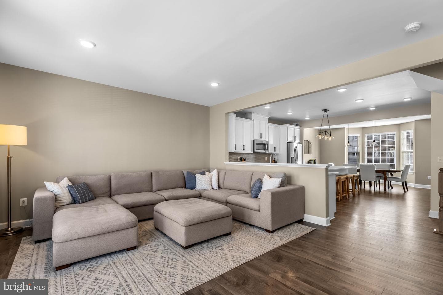 8762 Elsing Green Drive photo 8