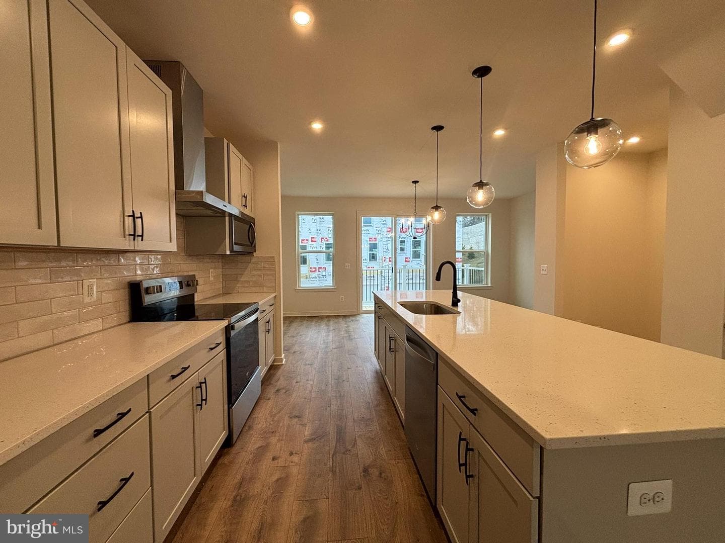 17966 Alicia Avenue photo 2