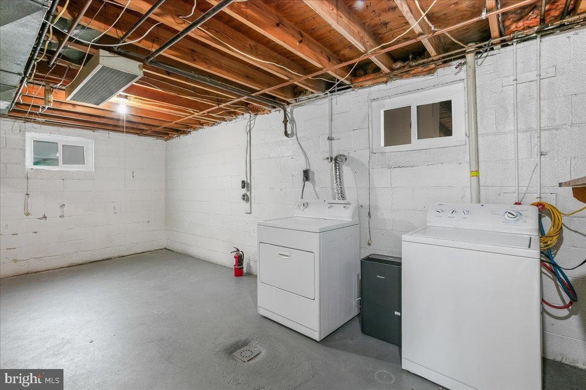 14709 Anderson Street photo 27