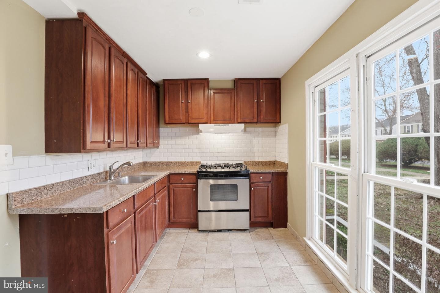 10107 Henry Court photo 5