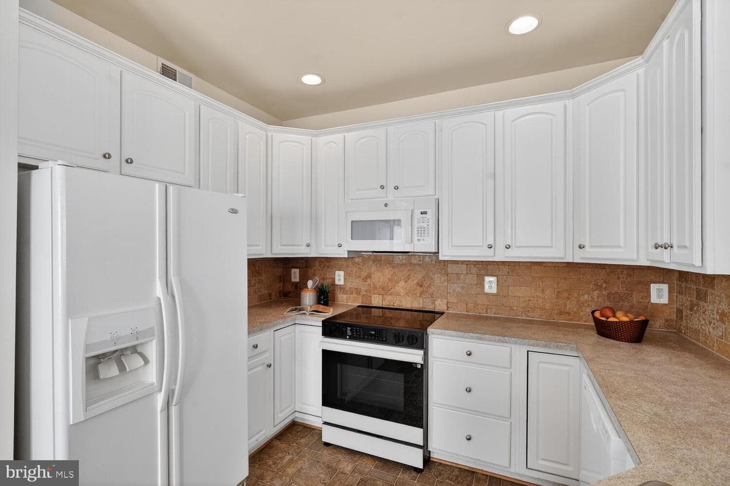 16837 Four Seasons Drive photo 12