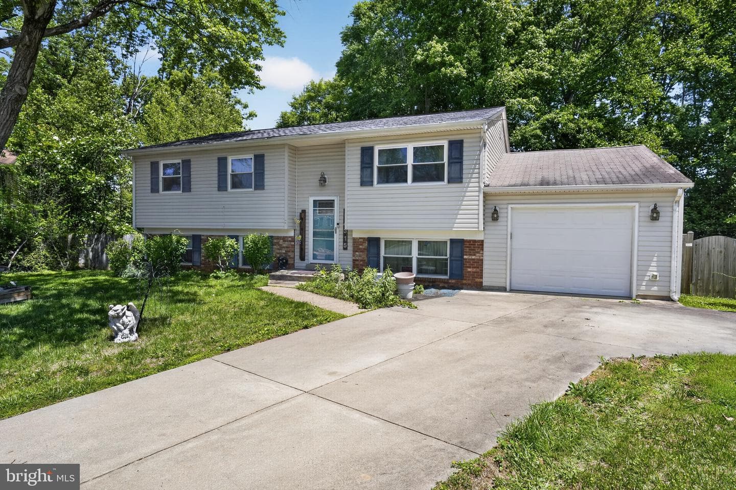 14315 Southgate Court photo 3