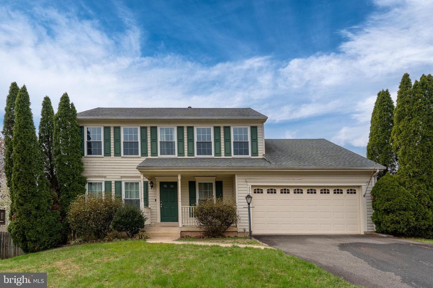 5568 Roundtree Drive photo 3