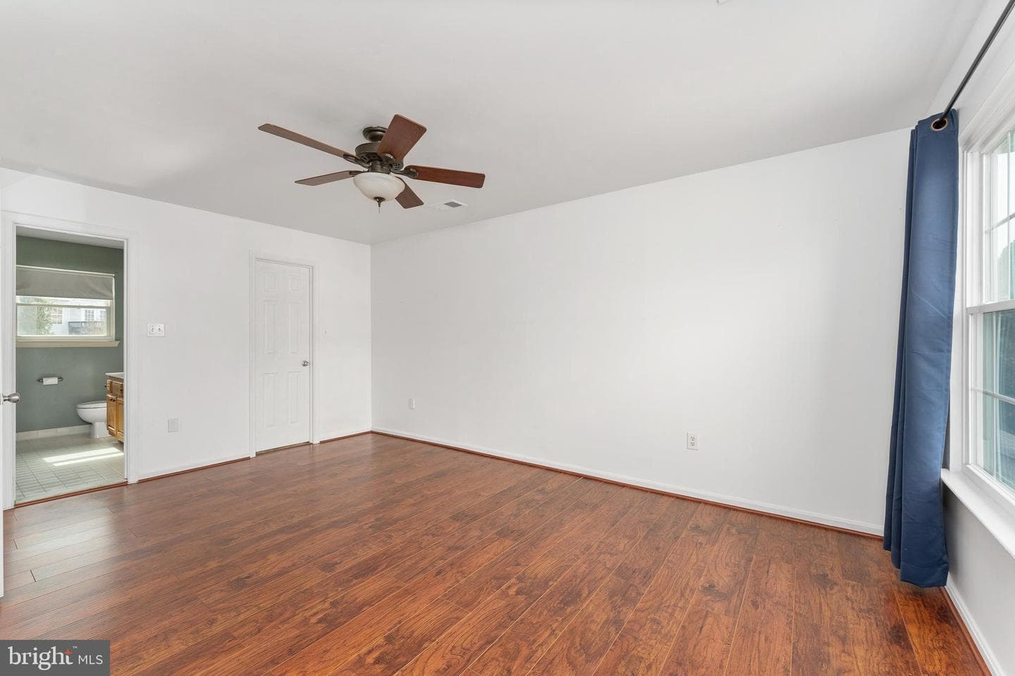 5568 Roundtree Drive photo 39