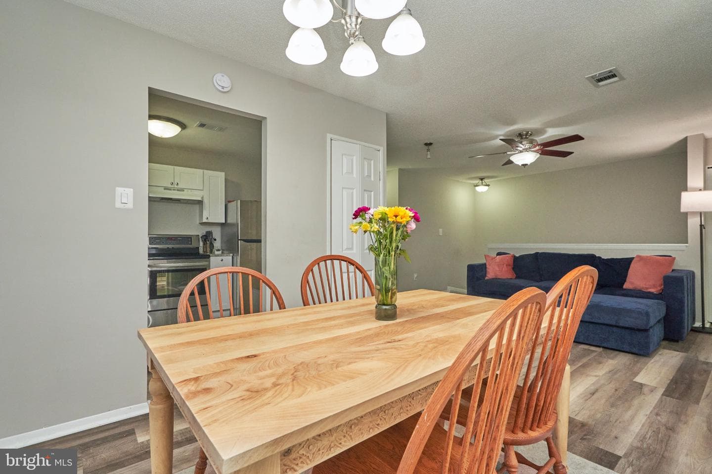2841 Chablis Circle photo 10