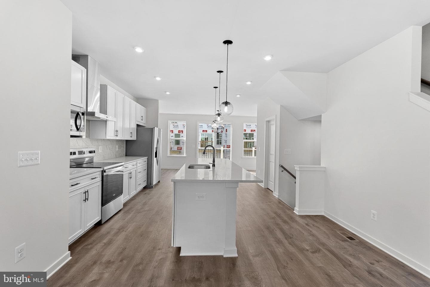 17990 Alicia Avenue photo 3