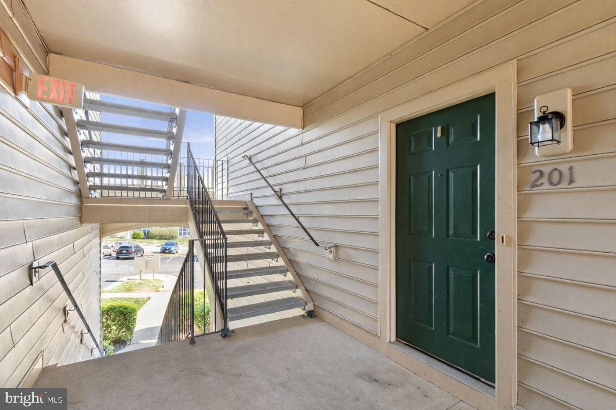 1031 Gardenview Loop #201 photo 4
