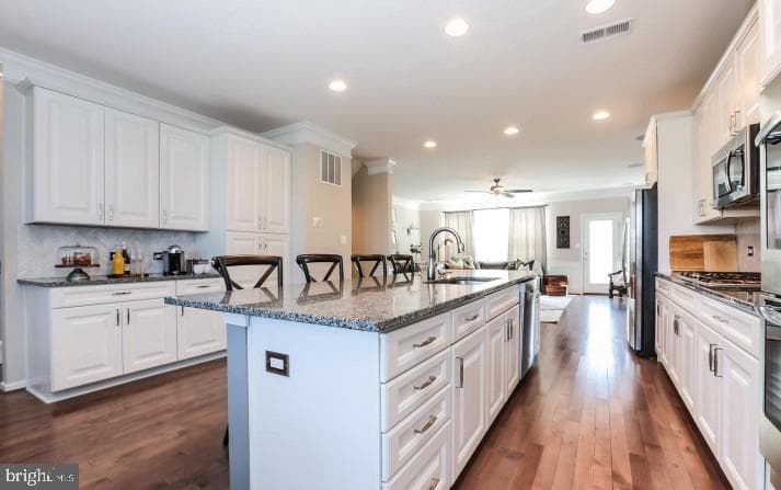 15806 Stokes Lane photo 8