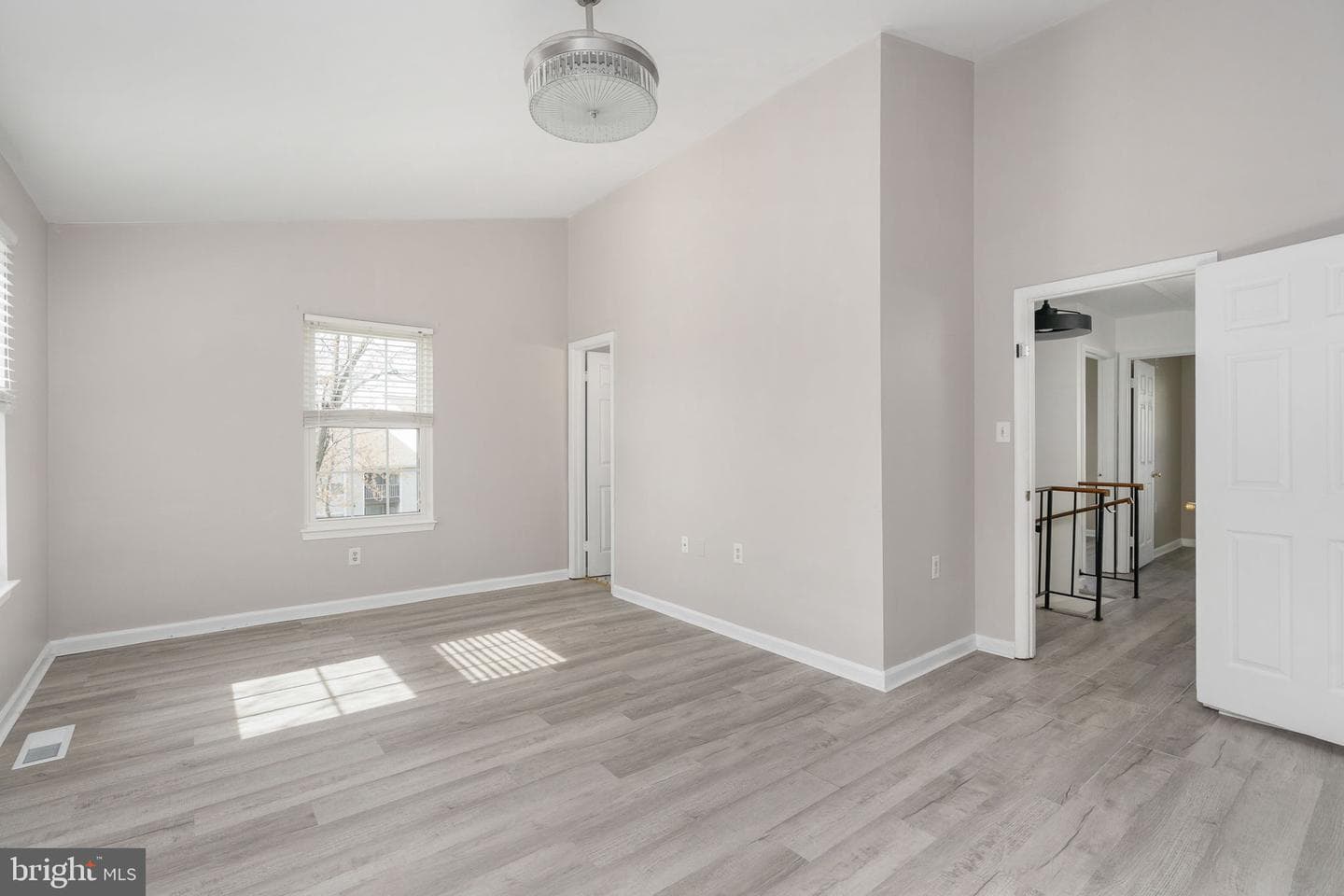 10898 Stone Hill Lane photo 13