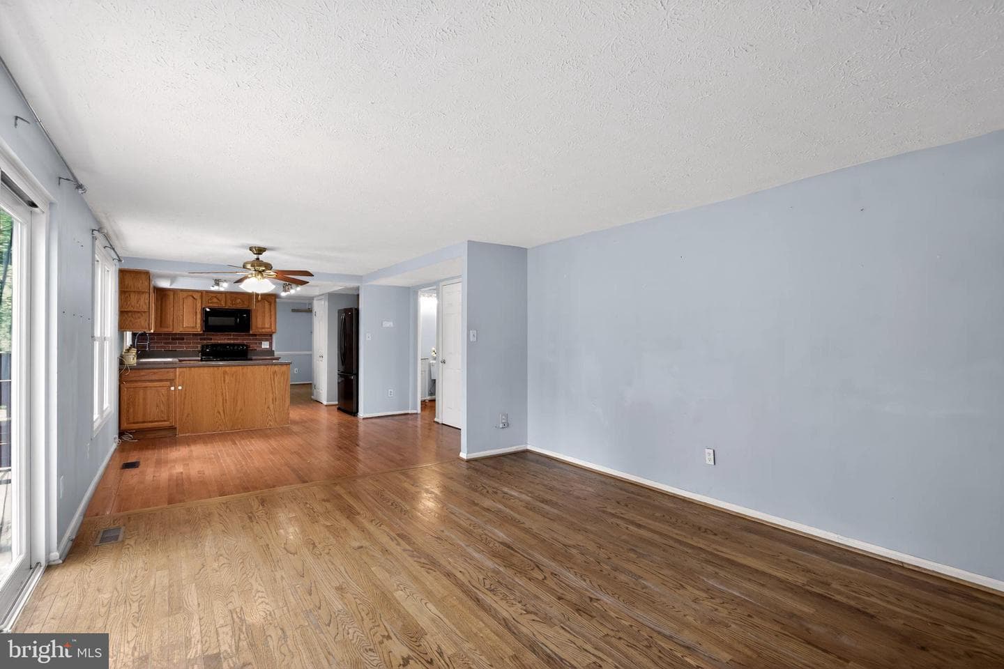 4884 Tobacco Way photo 8
