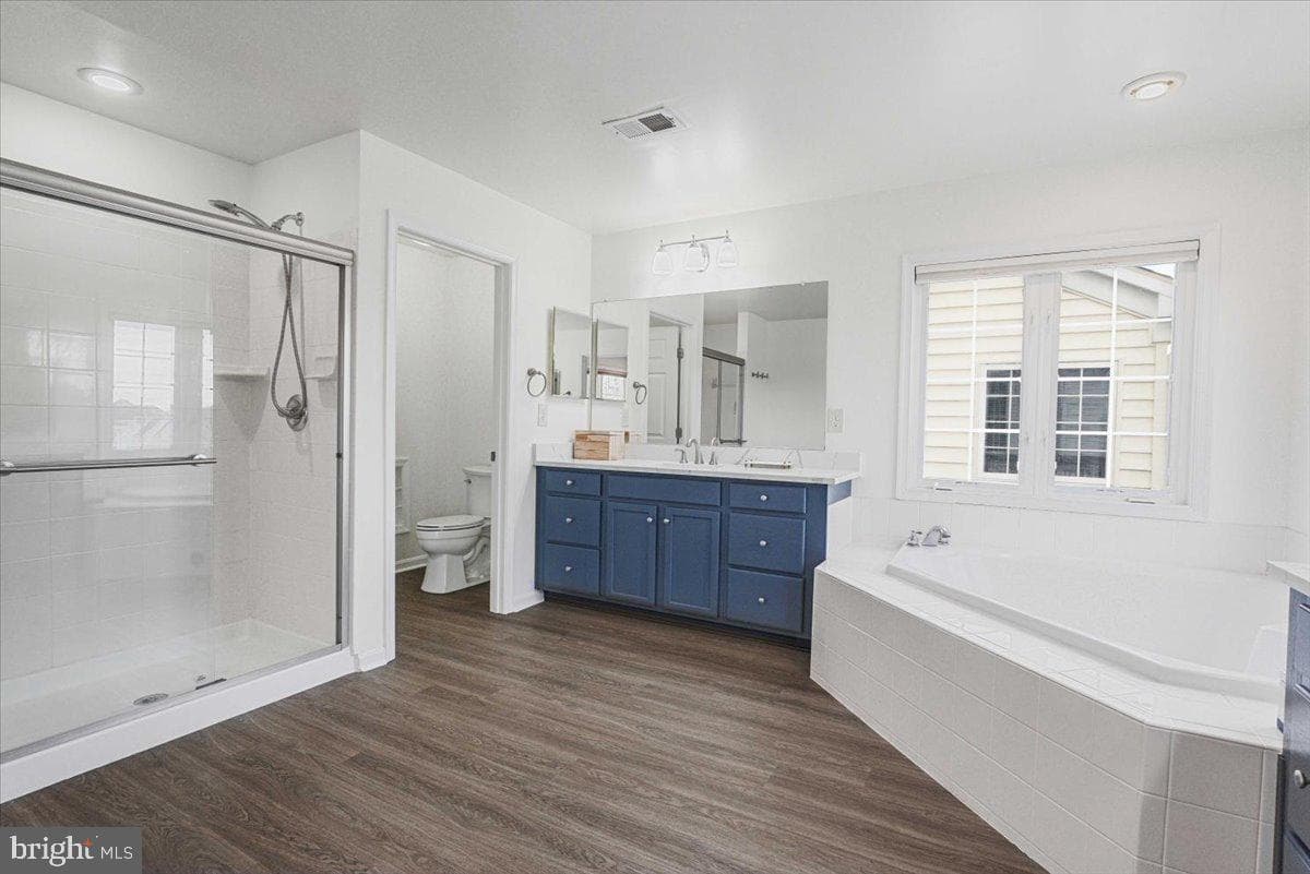 16216 Radburn Street photo 27