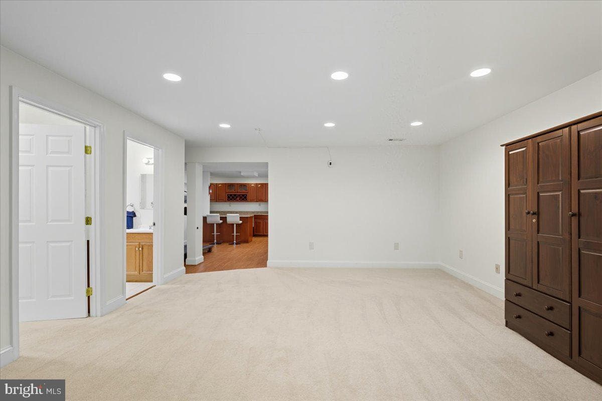 16216 Radburn Street photo 43